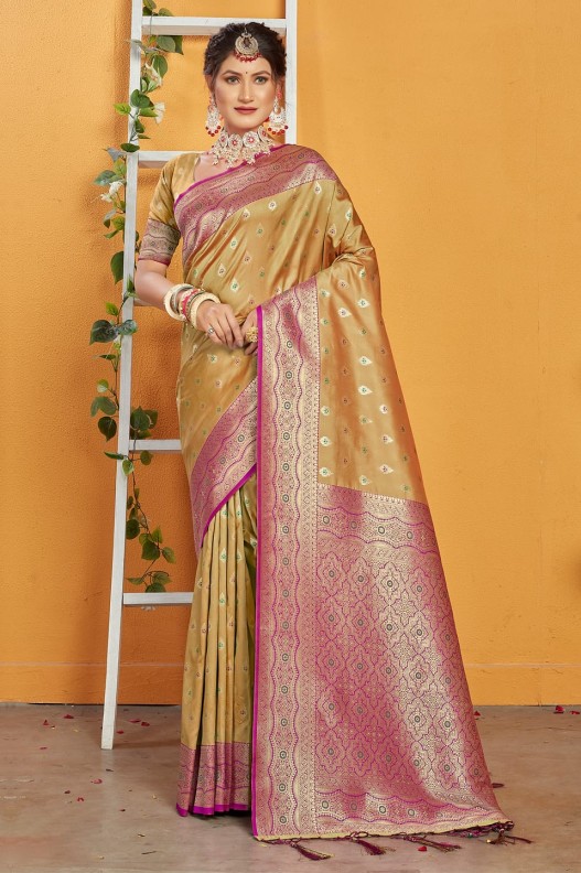 Premium Banarasi Woven Mehendi & Maroon Rich Pallu Saree with Tessels