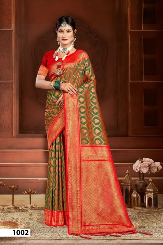 Tradional Indian Pure Banarasi Silk Rich Pallu Saree With Tessels