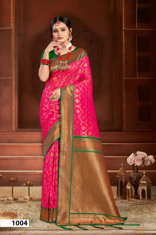 Tradional Indian Pure Banarasi Silk Rich Pallu Saree With Tessels