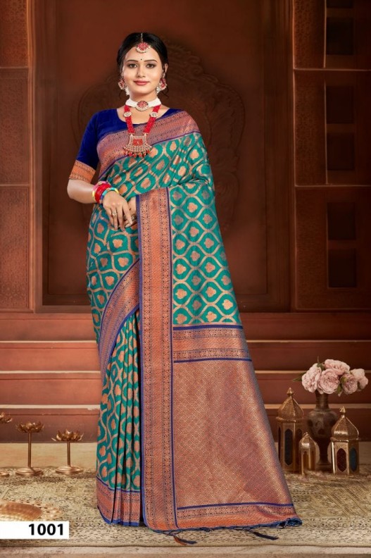 Tradional Indian Pure Banarasi Silk Rich Pallu Saree With Tessels