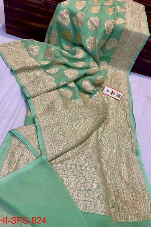 Aamazing Pure Banarasi Georgette Rich Pallu saree.