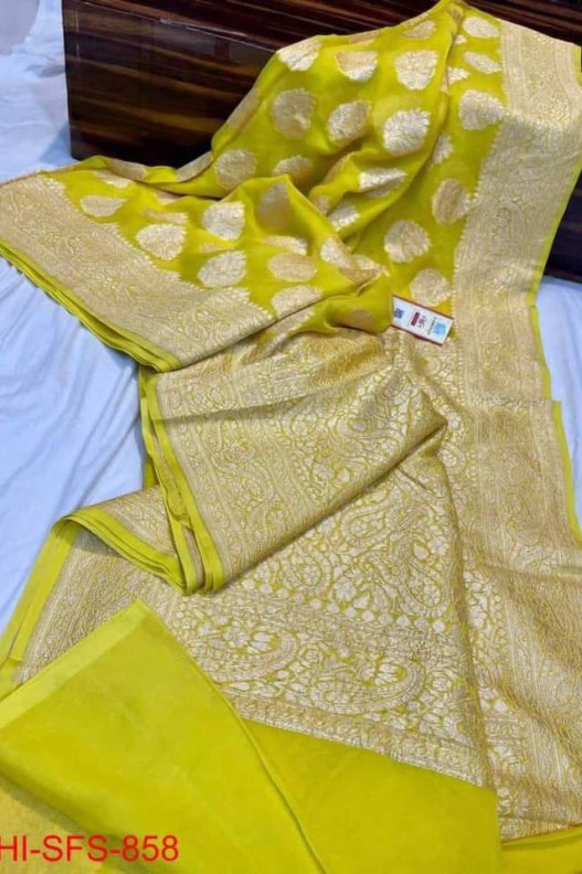 Aamazing Pure Banarasi Georgette Rich Pallu saree.