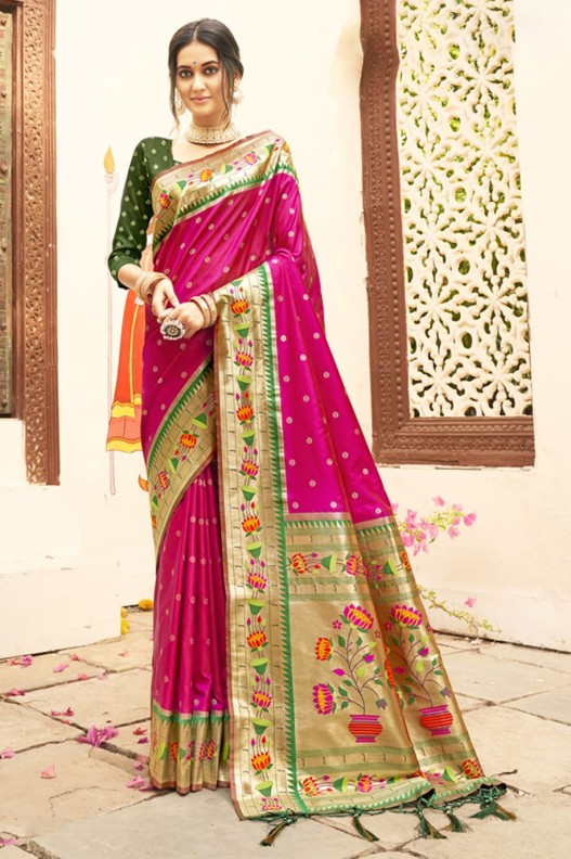 Aamazing Pure Banarasi Georgette Rich Pallu saree.